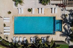 Las Islas Condominiums