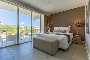 Las Islas Condominiums