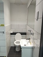 1 Bed Flat - Sleeps 2 - Parking - Wifi