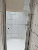 1 Bed Flat - Sleeps 2 - Parking - Wifi