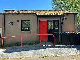 Two Bedroom Cottage in Lumsden - Contractors