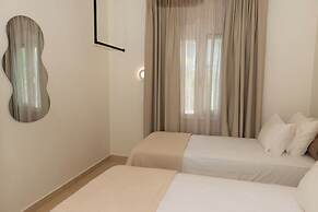 Ellinas Hotel