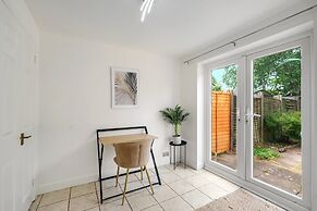 Sharp Close 4 Bedroom 2 Bath - Aylesbury