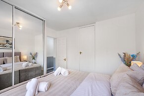 Sharp Close 4 Bedroom 2 Bath - Aylesbury