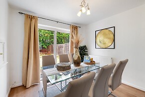 Sharp Close 4 Bedroom 2 Bath - Aylesbury