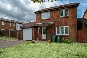 Sharp Close 4 Bedroom 2 Bath - Aylesbury