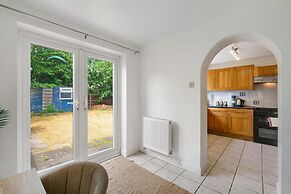 Sharp Close 4 Bedroom 2 Bath - Aylesbury
