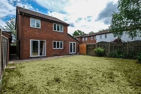 Sharp Close 4 Bedroom 2 Bath - Aylesbury