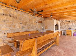 Villa Maria With Outdoor Pool