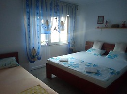 Apartments Ćubela