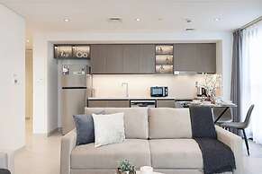 Burj Crown Lux Apartment by Dubai Mall