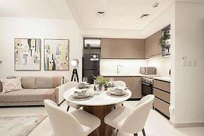 Burj Crown Lux Apartment by Dubai Mall