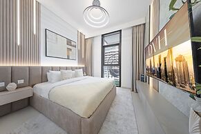 Burj Crown Lux Apartment by Dubai Mall