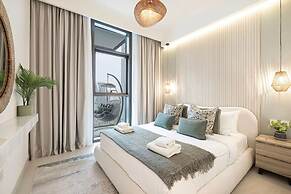 Burj Crown Lux Apartment by Dubai Mall