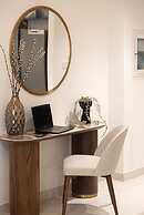 Burj Crown Lux Apartment by Dubai Mall