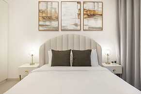 Burj Crown Lux Apartment by Dubai Mall