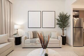 Burj Crown Lux Apartment by Dubai Mall
