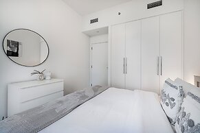 Burj Crown Lux Apartment by Dubai Mall