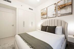 Burj Crown Lux Apartment by Dubai Mall