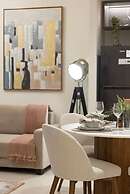 Burj Crown Lux Apartment by Dubai Mall