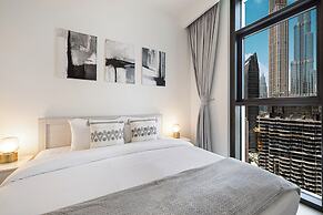 Burj Crown Lux Apartment by Dubai Mall