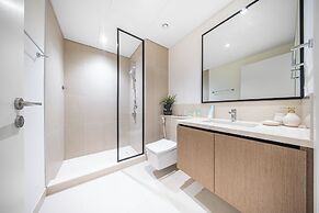 Burj Crown Lux Apartment by Dubai Mall