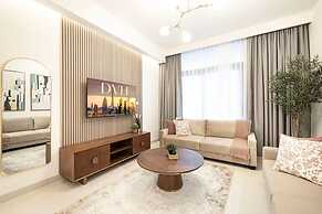 Burj Crown Lux Apartment by Dubai Mall