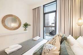 Burj Crown Lux Apartment by Dubai Mall