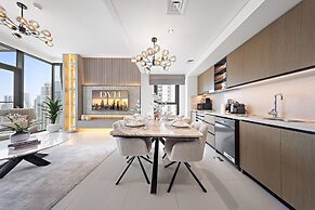 Burj Crown Lux Apartment by Dubai Mall