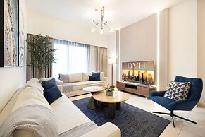 Burj Crown Lux Apartment by Dubai Mall
