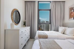 Burj Crown Lux Apartment by Dubai Mall