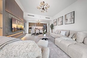 Burj Crown Lux Apartment by Dubai Mall