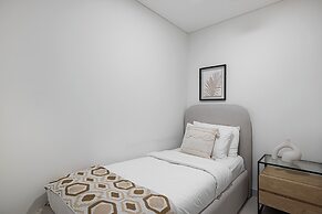Burj Crown Lux Apartment by Dubai Mall