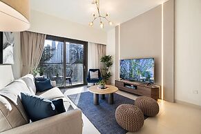 Burj Crown Lux Apartment by Dubai Mall