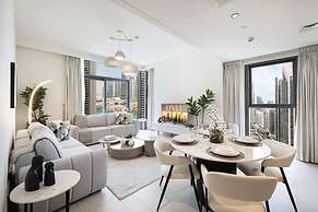 Burj Crown Lux Apartment by Dubai Mall