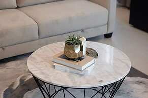 Burj Crown Lux Apartment by Dubai Mall