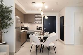 Burj Crown Lux Apartment by Dubai Mall
