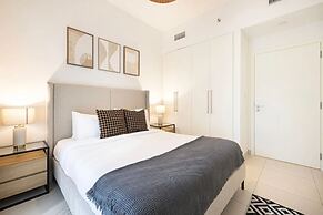 Burj Crown Lux Apartment by Dubai Mall