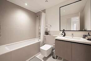 Burj Crown Lux Apartment by Dubai Mall