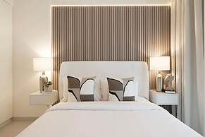 Burj Crown Lux Apartment by Dubai Mall