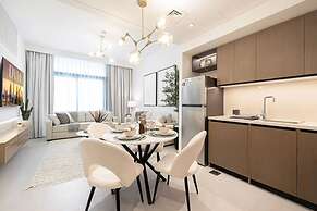 Burj Crown Lux Apartment by Dubai Mall