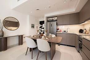 Burj Crown Lux Apartment by Dubai Mall
