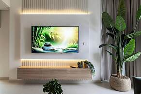 Burj Crown Lux Apartment by Dubai Mall