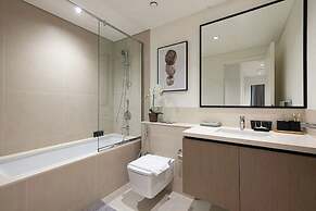 Burj Crown Lux Apartment by Dubai Mall
