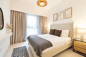 Burj Crown Lux Apartment by Dubai Mall