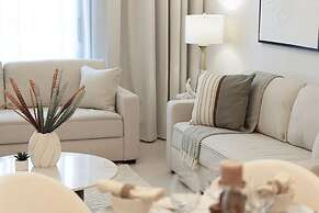 Burj Crown Lux Apartment by Dubai Mall