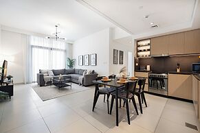 Burj Crown Lux Apartment by Dubai Mall