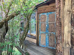 Treehouse Cabin Wilderness Escape