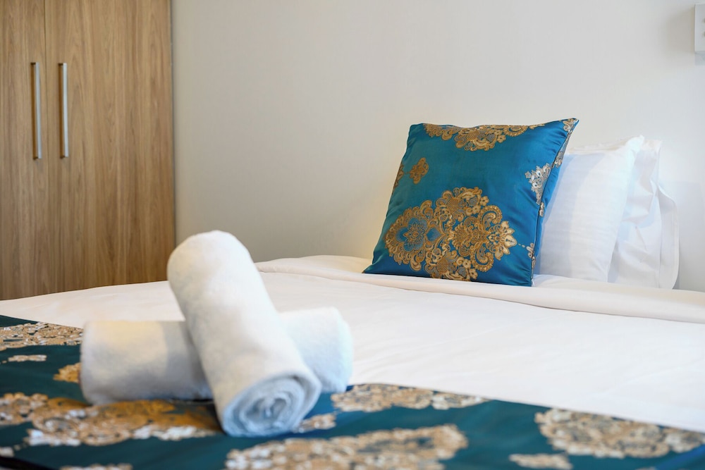 THE PARK OASIS BURWOOD