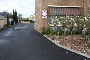 Country Home Motor Inn